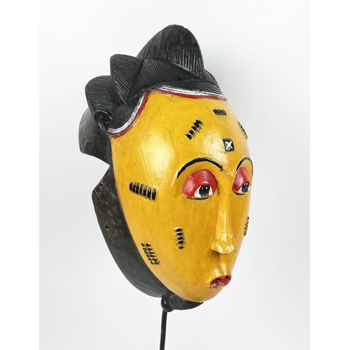 33 - YELLOW BAOULE MASK, 86cm H, CI.