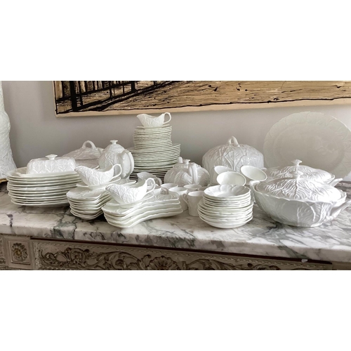 554 - COUNTRY WARE DINNER SERVICE, English Fine Bone China Coalport and Wedgwood 'Countryware', an extensi... 