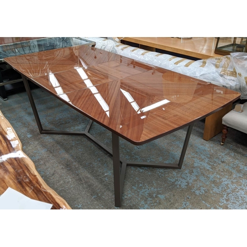 472 - DINING TABLE, extendable design, 205cm x 100cm x 77cm at largest, 1960s Italian style.