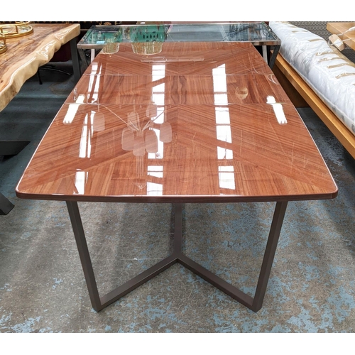 472 - DINING TABLE, extendable design, 205cm x 100cm x 77cm at largest, 1960s Italian style.