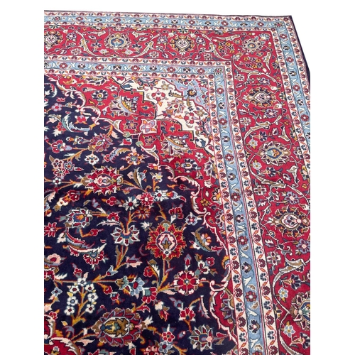 58 - FINE PERSIAN KASHAN CARPET, 410cm x 290cm.