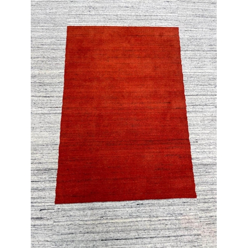 43 - FINE CONTEMPORARY WOOL CARPET, 305cm x 244cm.