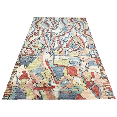 123 - FINE CONTEMPORARY TRIBAL GABBEH DESIGN WOOL CARPET, 277cm x 183cm.