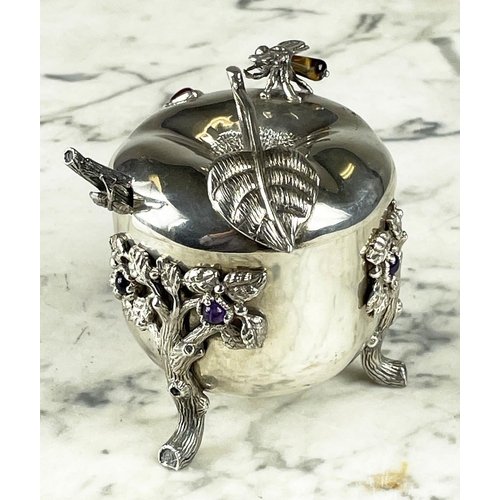 29 - SILVER APPLE JUDAICA HONEY POT, for Rosh Hashanah, the lid with a tiger eye  and bee enclosing a gla... 