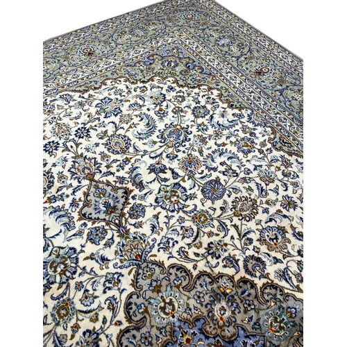 37 - FINE PERSIAN ISPHAHAN DESIGN CARPET, 418cm x 296cm.