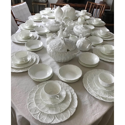 201 - COUNTRYWARE DINNER SERVICE, English Fine Bone China Wedgewood and Coalport , 'Countryware', twelve p... 