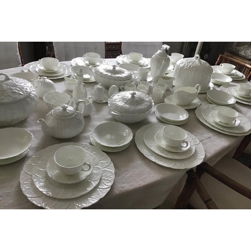 201 - COUNTRYWARE DINNER SERVICE, English Fine Bone China Wedgewood and Coalport , 'Countryware', twelve p... 