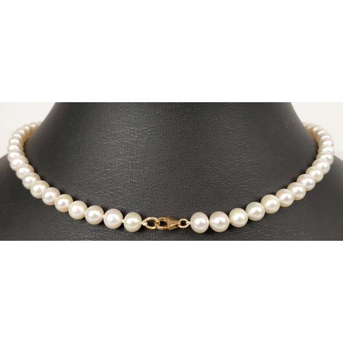 8 - A COLLECTION OF ASSORTED JEWELLERY, comprising two cultured pearl necklaces, one single strand 6mm c... 