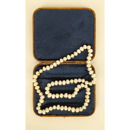 8 - A COLLECTION OF ASSORTED JEWELLERY, comprising two cultured pearl necklaces, one single strand 6mm c... 