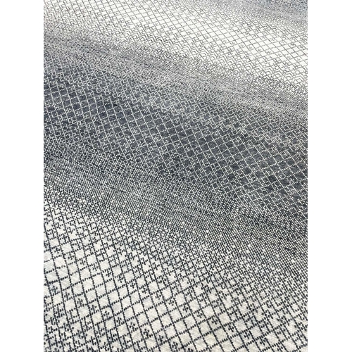 142 - FINE CONTEMPORARY CARPET, 302cm x 244cm.