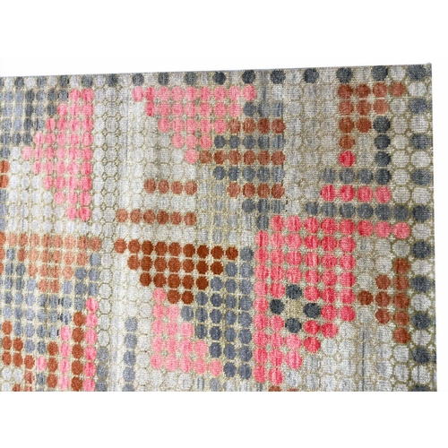 150 - FINE CONTEMPORARY CARPET, 302cm x 201cm.