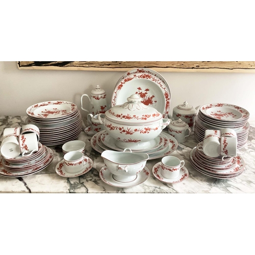 296 - DINNER SERVICE, Portuguese Vista Alegre 'Mottahedeh', eighteen dinner plates, ten cups and saucers, ... 