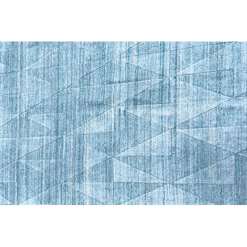 88 - FINE CONTEMPORARY CARPET, 370cm x 276cm.