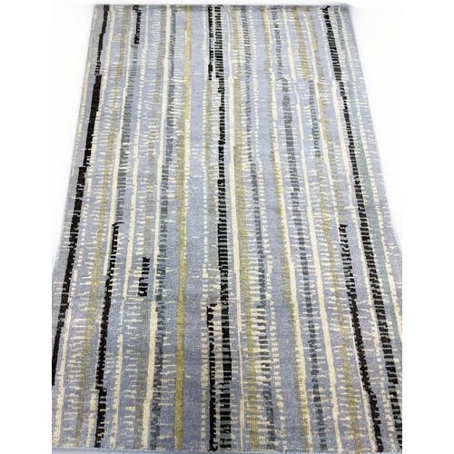 90 - CONTEMPORARY RUG, 216cm x 160cm.