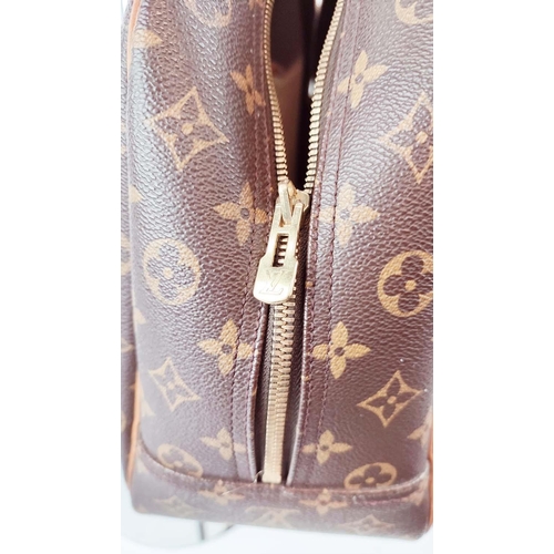 26 - LOUIS VUITTON DEAUVILLE BAG, monogram canvas, large size, perfect for travel washable interior, two ... 