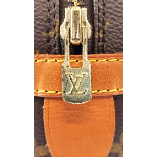 35 - LOUIS VUITTON VINTAGE NOÉ DRAWSTRING BUCKET BAG, leather trims and adjustable shoulder strap, cord c... 