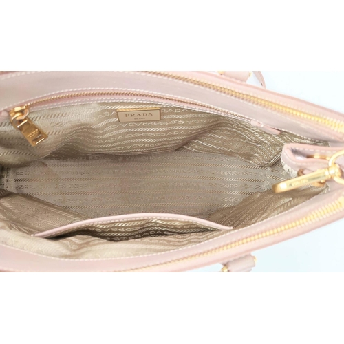 36 - PRADA CAMMEO SAFFIANO LUX SHOULDER/CROSSBODY BAG, leather, main compartment with one zippered pocket... 