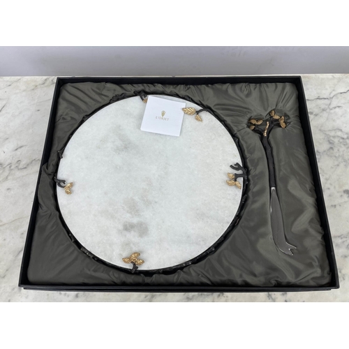 17 - L'OBJECT FAUX BAMBOO PICTURE FRAME, and a l'object round marble naturalistic wood metal mounted chee... 