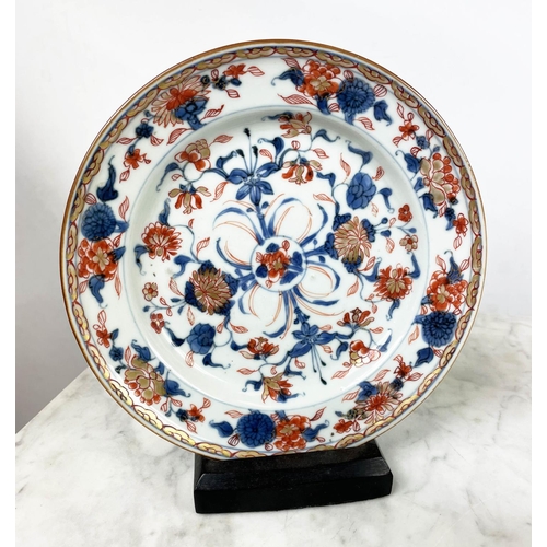 18 - A COLLECTION OF ORIENTAL PIECES, including a blue and white baluster vase and bowl, a blanc de chine... 