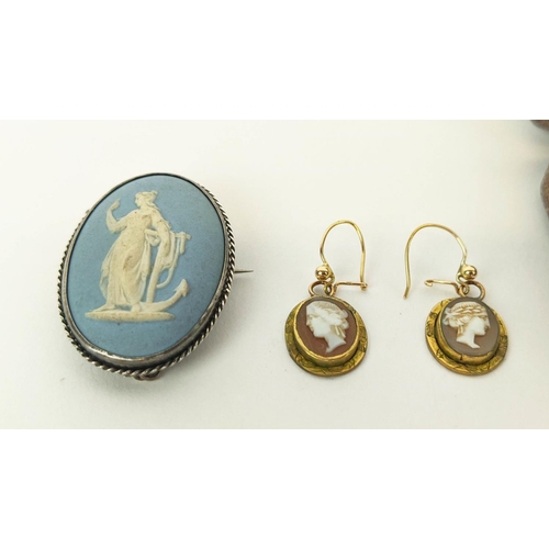 44 - A COLLECTION OF ASSORTED JEWELLERY, comprising a 19th Century Wedgwood Jasperware brooch, a Victoria... 