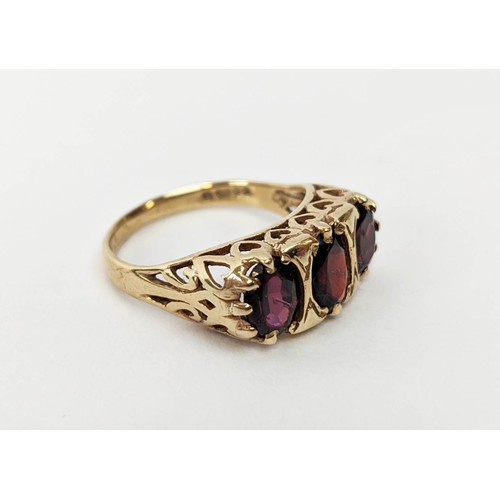 77 - FOUR VARIOUS DRESS RINGS, comprising a 22ct gold wedding band, ring size Q½, 4.64 grams; a 9ct gold ... 
