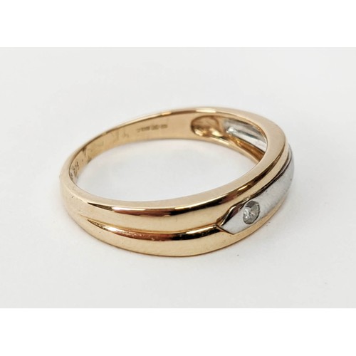 77 - FOUR VARIOUS DRESS RINGS, comprising a 22ct gold wedding band, ring size Q½, 4.64 grams; a 9ct gold ... 
