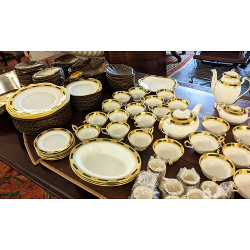 96 - AN AYNLSEY 'EMPRESS LAUREL' DINNER SERVICE, comprising approximately 14 dinner plates, 14 dessert pl... 