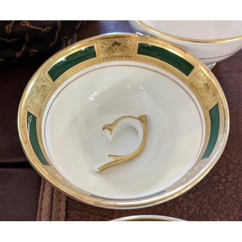 96 - AN AYNLSEY 'EMPRESS LAUREL' DINNER SERVICE, comprising approximately 14 dinner plates, 14 dessert pl... 