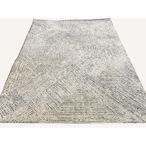 309 - CONTEMPORARY CARPET, 305cm x 242cm.