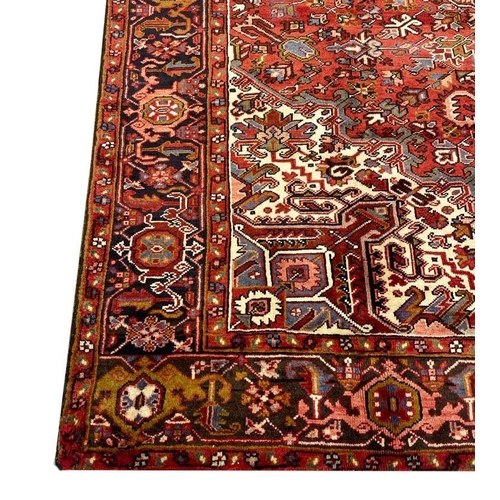 82 - FINE PERSIAN HERIZ CARPET, 340cm x 250cm.