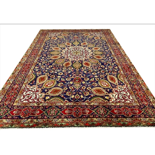 86 - FINE PERSIAN ARDEBIL DESIGN CARPET, 310cm x 205cm.