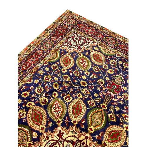 86 - FINE PERSIAN ARDEBIL DESIGN CARPET, 310cm x 205cm.