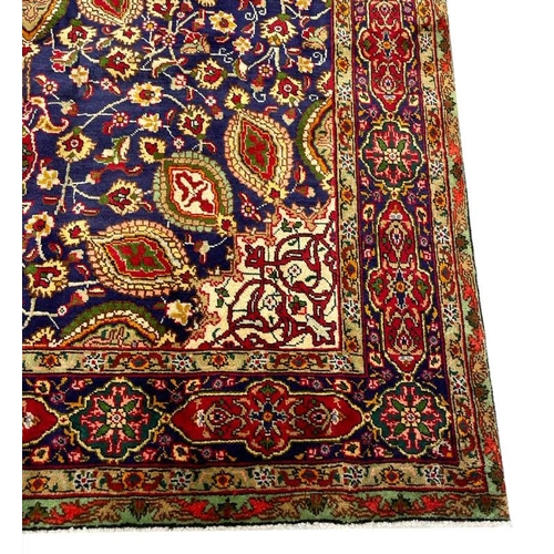 86 - FINE PERSIAN ARDEBIL DESIGN CARPET, 310cm x 205cm.