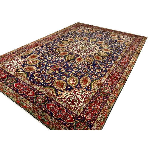 86 - FINE PERSIAN ARDEBIL DESIGN CARPET, 310cm x 205cm.