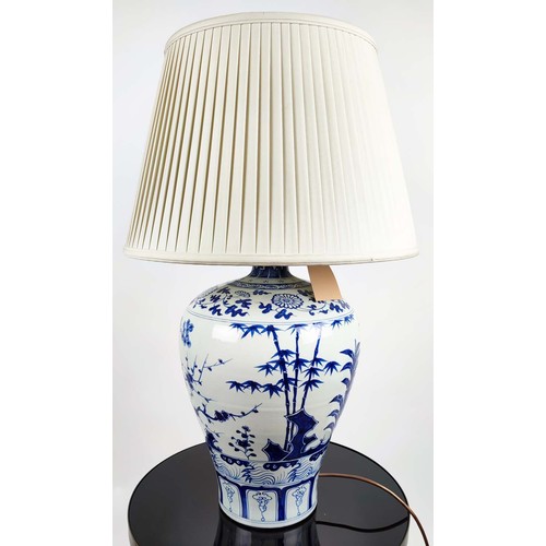 432 - TABLE LAMP, 74cm high, Chinese export style blue and white ceramic, with shade.