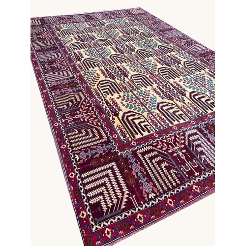 79 - FINE NORTH EAST PERSIAN BAKSHAISH DESIGN CARPET, 320cm x 200cm.