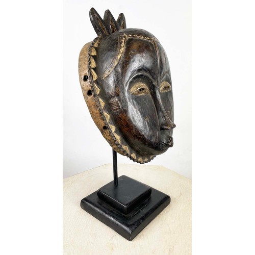 39 - BAOULE MASK. 43cm H