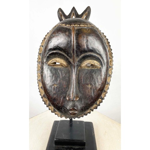 39 - BAOULE MASK. 43cm H