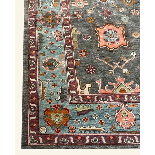 61 - FINE CONTEMPORARY BAKSHAISH DESIGN CARPET, 270cm x 180cm.