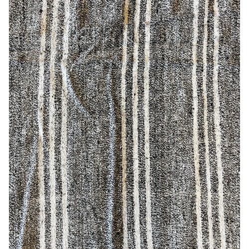 83 - CONTEMPORARY FLATWEAVE CARPET, 270cm x 206cm.