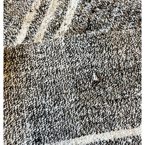 83 - CONTEMPORARY FLATWEAVE CARPET, 270cm x 206cm.