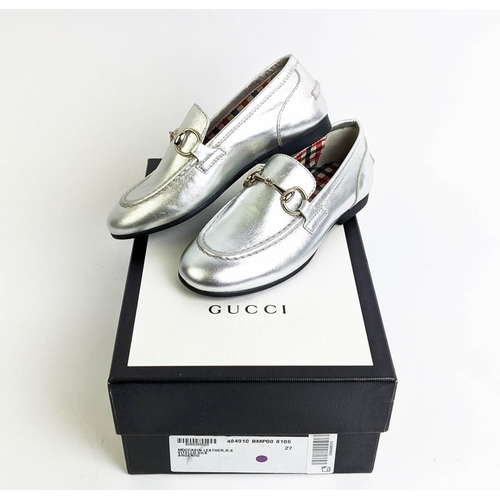 10 - GUCCI CHILDREN SNAFFLE LOAFER, silver leather with silver signature horsebit buckle, lined with cont... 