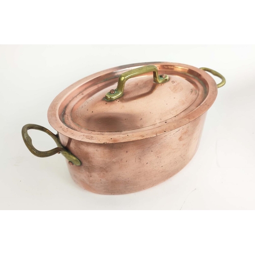 124 - COLLECTION OF COPPERWARE, comprising batterie de cuisine, consisting of 9 graduated pans, fish pouch... 