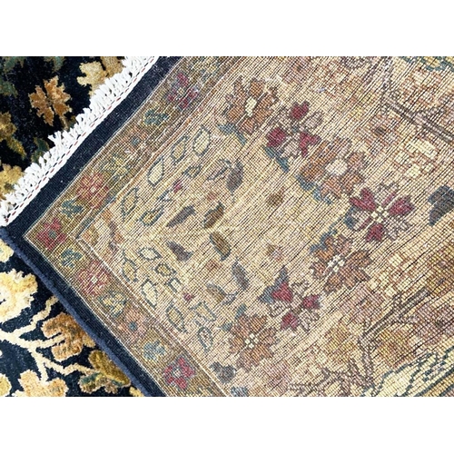 91 - FINE FEREGHAN DESIGN CARPET, 300cm x 247cm.