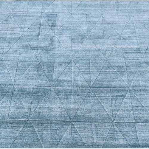 84 - FINE CONTEMPORARY CARPET, 300cm x 200cm.