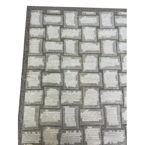 185 - FINE CONTEMPORARY MOROCCAN RUG, 244cm x 157cm.