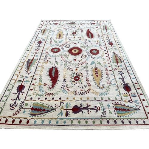 193 - FINE SUZANI DESIGN CARPET, 303cm x 203cm.