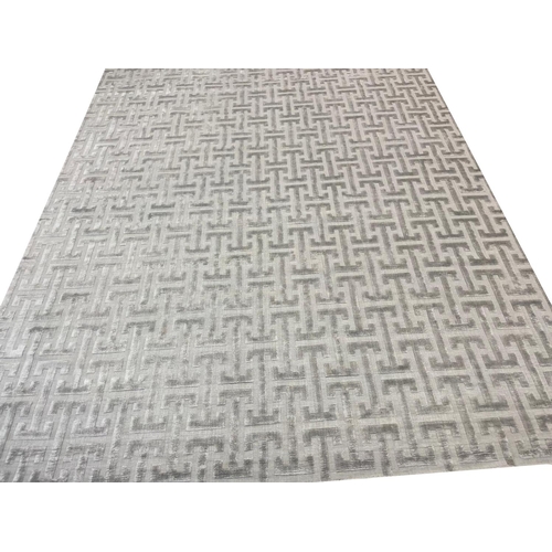 195 - CONTEMPORARY ART DECO DESIGN SILVER CARPET, 302cm x 200cm.