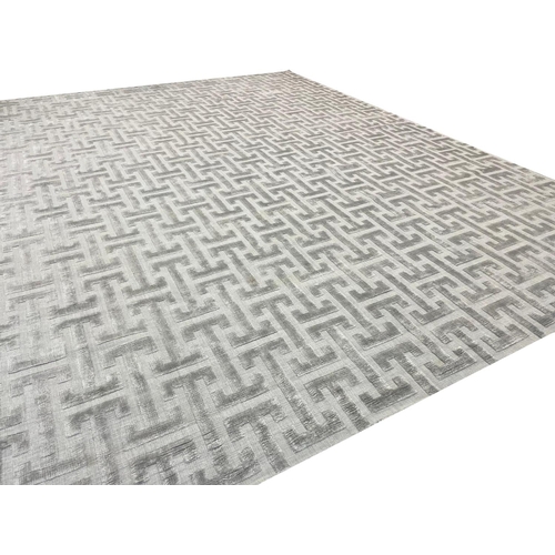 195 - CONTEMPORARY ART DECO DESIGN SILVER CARPET, 302cm x 200cm.