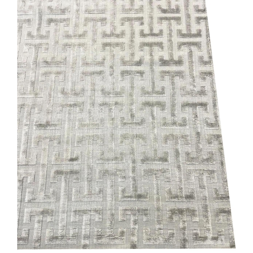 195 - CONTEMPORARY ART DECO DESIGN SILVER CARPET, 302cm x 200cm.